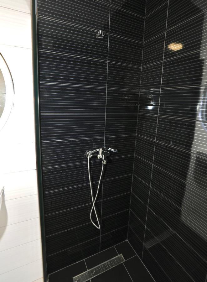 Miku - Unique 3 Bedroom At Olympic Apartment Tirana
