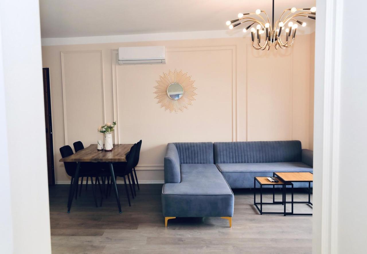 Miku - Unique 3 Bedroom At Olympic Apartment