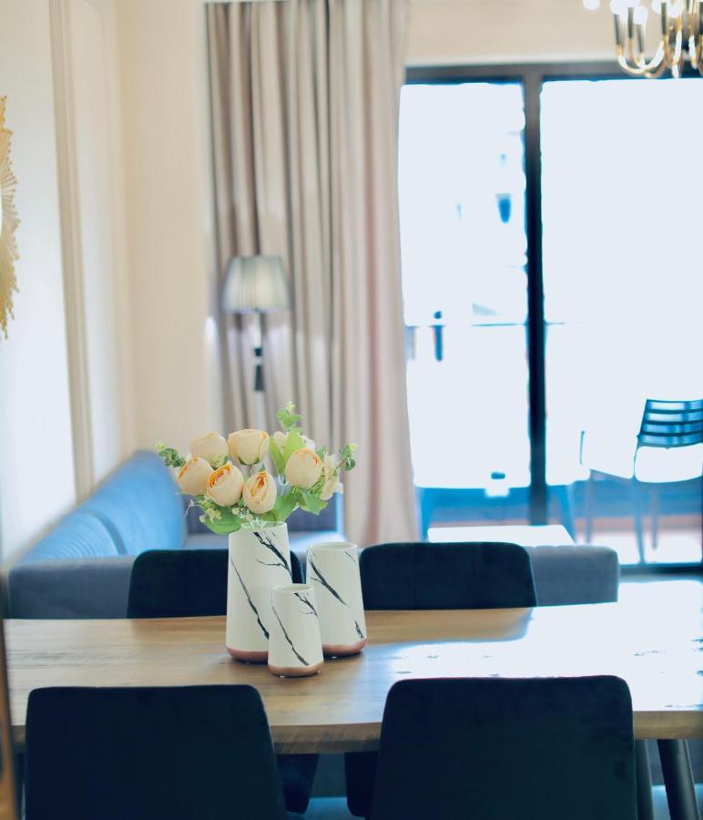 Miku - Unique 3 Bedroom At Olympic Tirana